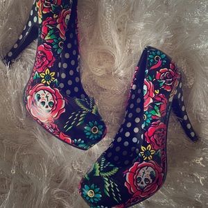 Fun Floral/skull/polka dot print platform